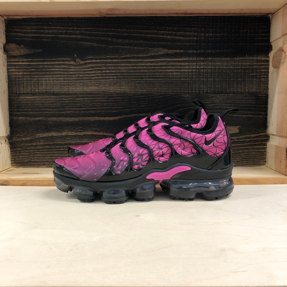 NEW Nike Vapormax Plus “Fuschia”